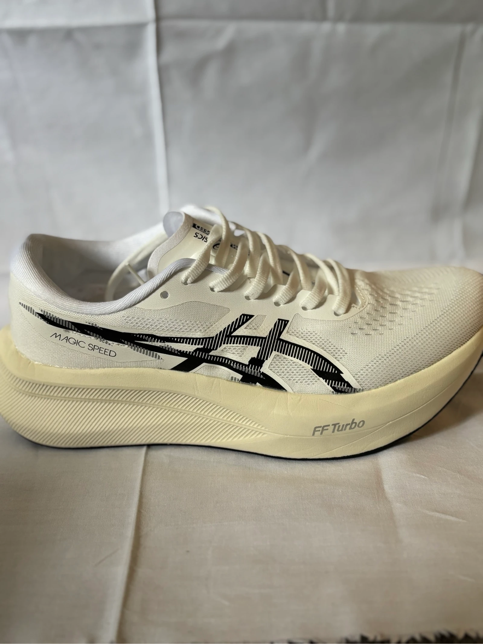 Asics Magic Speed 4